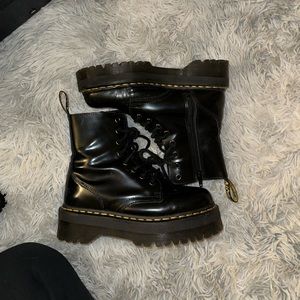 Dr Martens - size women’s 7 - Jadon boot smooth leather